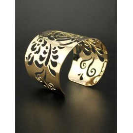 Fashionable Rose Cutwork Polished Cuff Bracelet in Gold