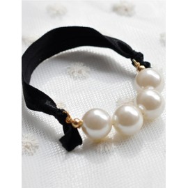 Pretty Pearl Emebllished Hair Tie in Black